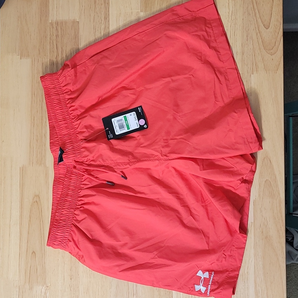 Under Armour Men's UA Essential Volley Running Soccer 5.5" Training Shorts NWT